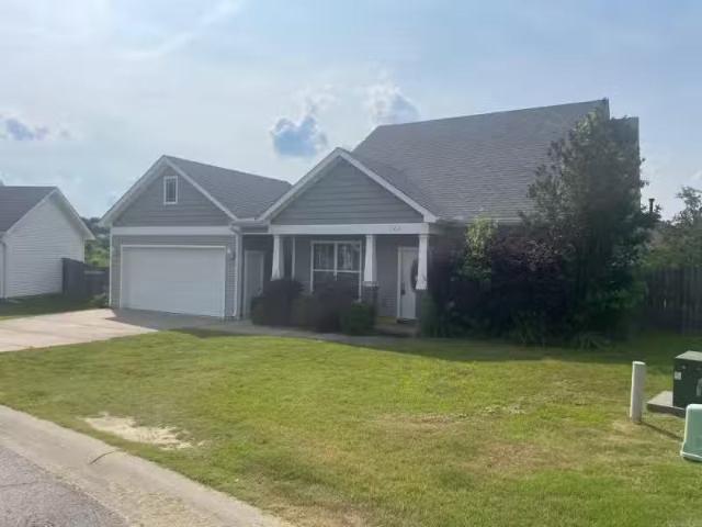 House for rent in Benton