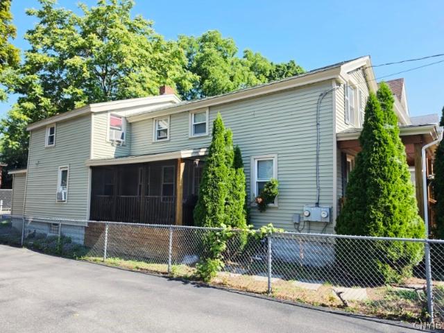 House for sale in Syracuse, New York
