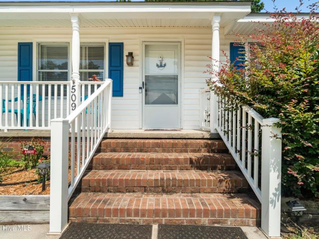 House for sale in Oriental, North Carolina