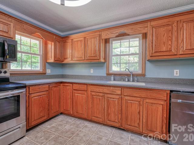 Commercial for sale in Hendersonville, North Carolina