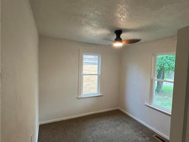 House for sale in Warrensburg, Johnson County