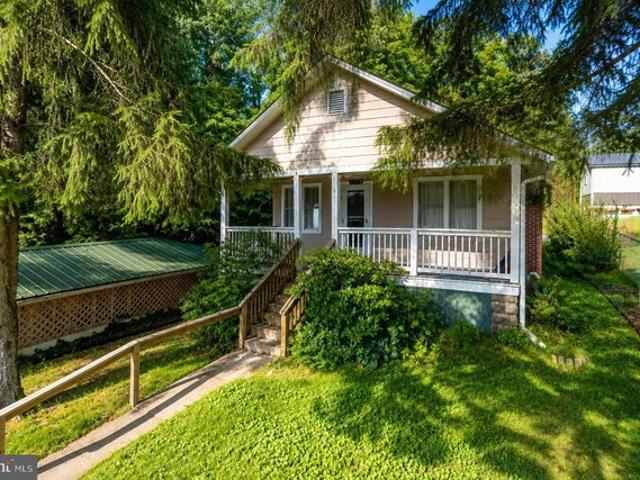 House for sale in Garrett, Maryland