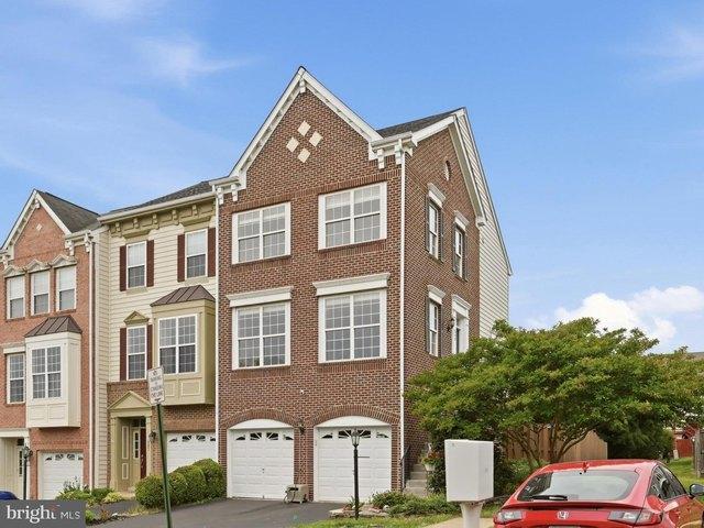 Townhouse for sale in Virginia
