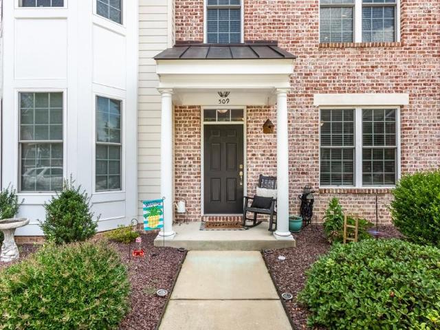 Townhouse for sale in Virginia