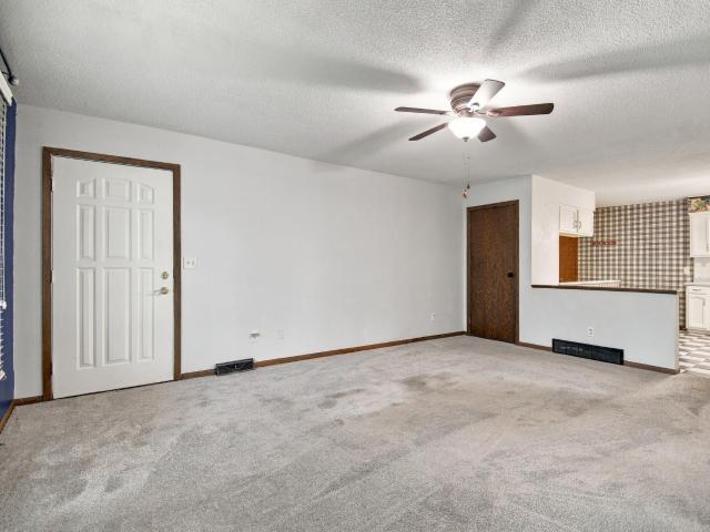 Townhouse for sale in Owatonna, Steele County