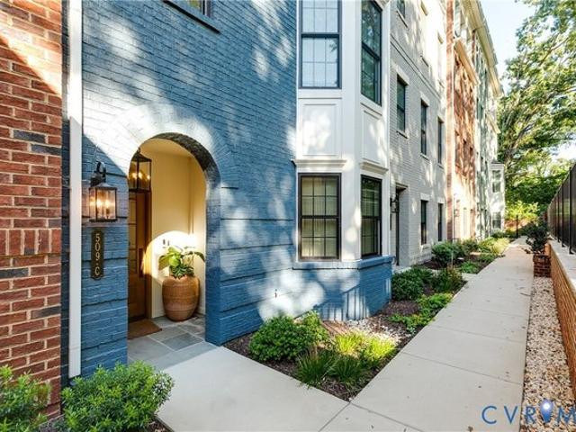 Townhouse for sale in Virginia
