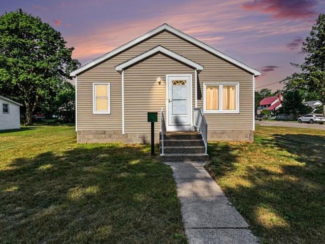 House for sale in Ludington, Michigan