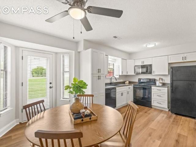 Townhouse for sale in Blue Springs Townhouse for sale in Blue Springs