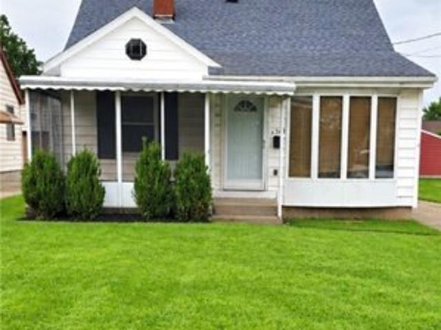 House for sale in Garden Heights, Struthers