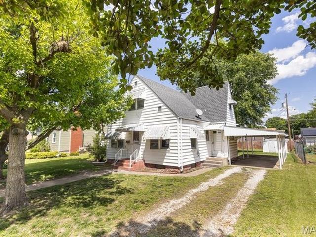 House for sale in Wood River, Illinois