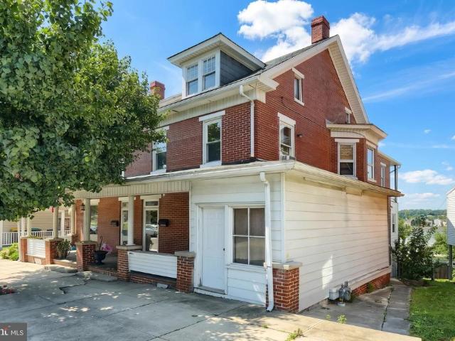 Townhouse for sale in Red Lion, Pennsylvania