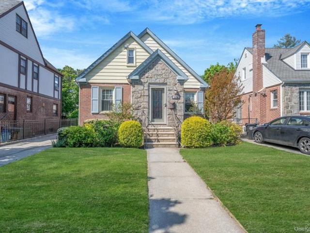 House for sale in Queens, Arverne
