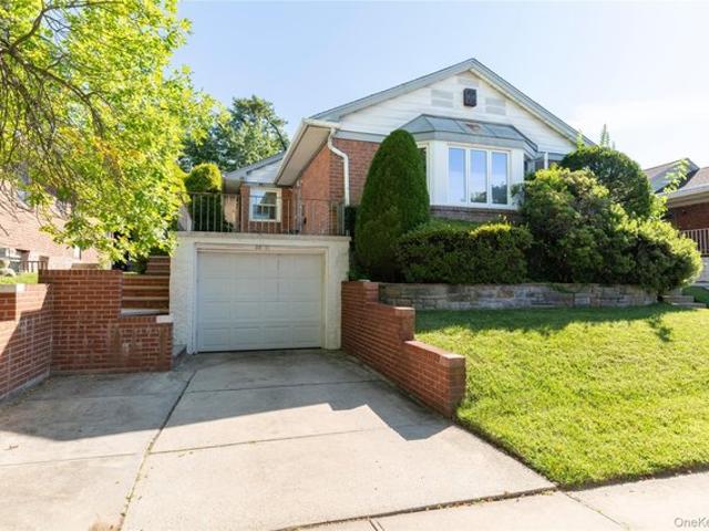 House for sale in Queens, Arverne