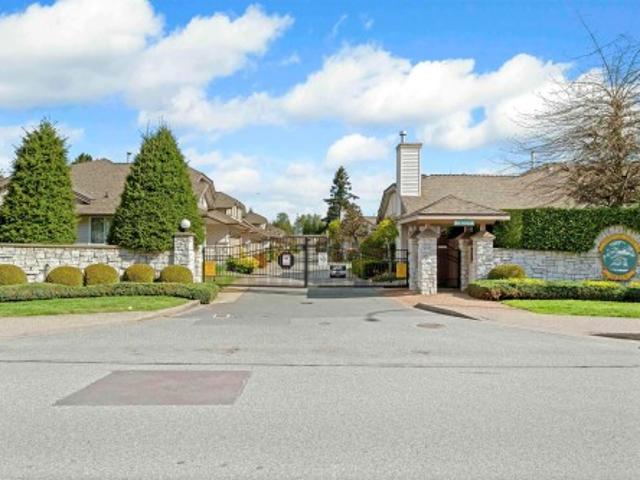 Townhouse for sale in Fleetwood, Surrey