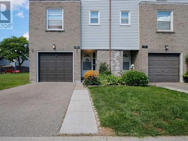 Townhouse for sale in Mississauga, Ontario