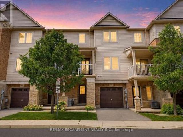 House for sale in Grimsby-on-the-Lake, Grimsby
