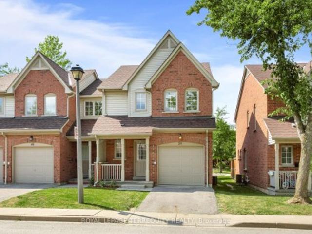 Townhouse for sale in Britannia Glen Co-operative Homes, Mississauga