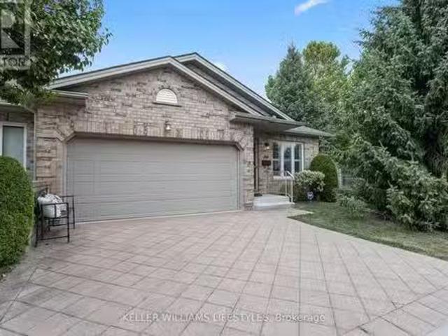 Condo for sale in Arva, Ontario