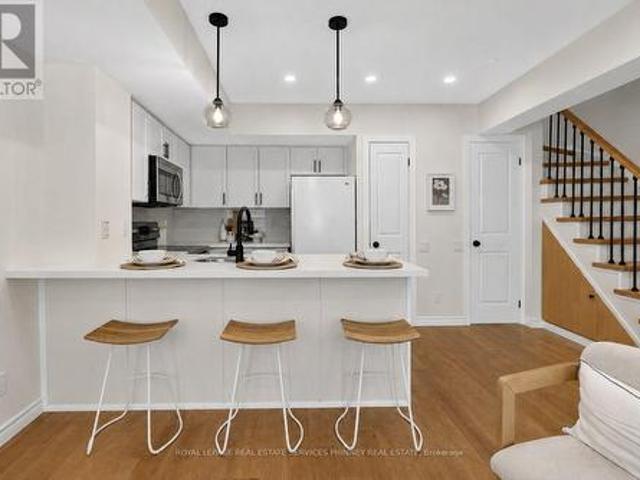 Townhouse for sale in Woburn, Ontario