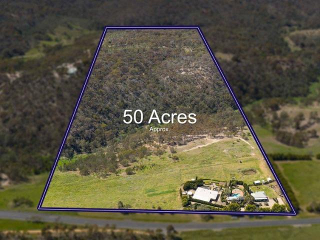 Cottage for sale in Bullengarook, Victoria