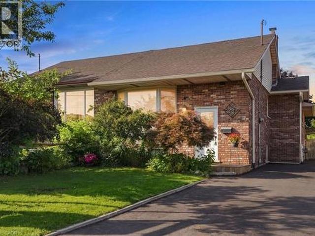 House for sale in Ancaster, Ontario