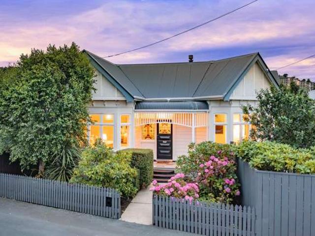 House for sale in Otakou