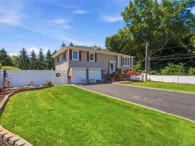 House for sale in Smithtown, New York