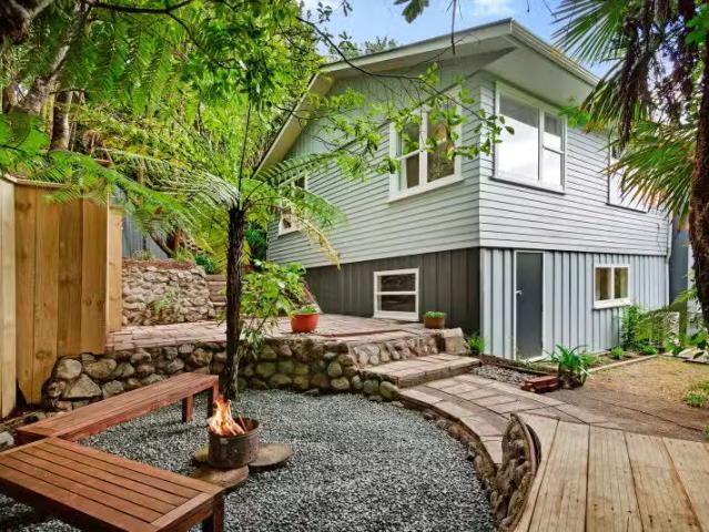 House for sale in Days Bay, Wellington