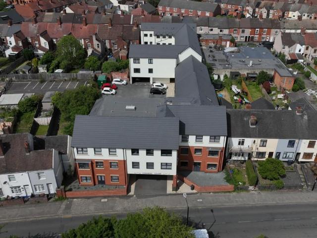 Flat for sale in Camp Hill, Warwickshire