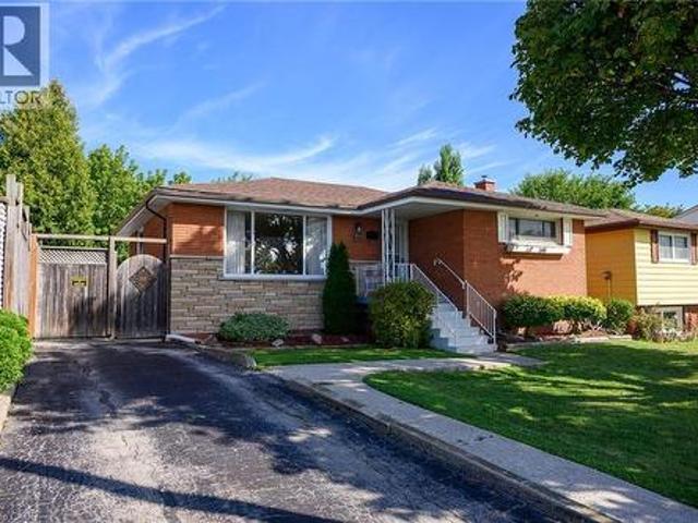 House for sale in Ancaster, Ontario