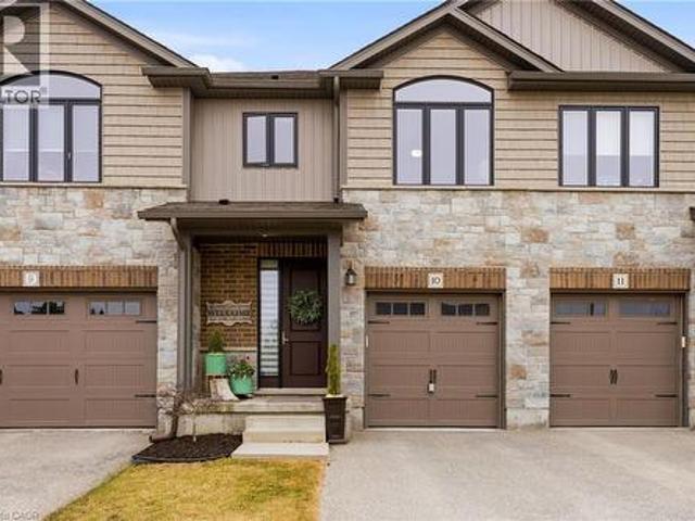 Townhouse for sale in North Dumfries, Ontario