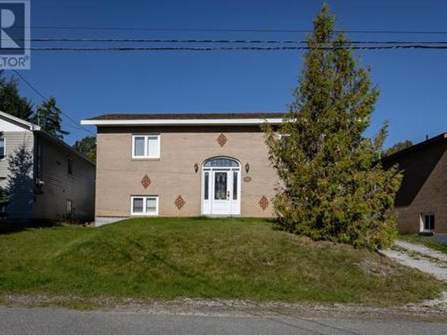 House for sale in Corner Brook, Newfoundland And Labrador