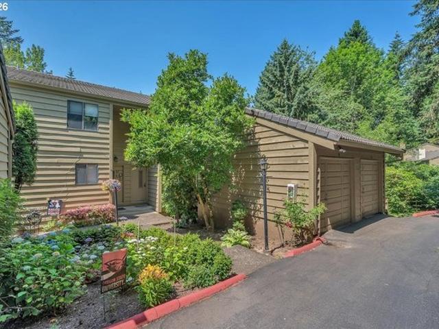 Condo for sale in Lake Oswego, Clackamas County