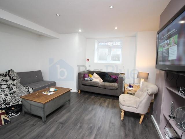 House for rent in Hyde Park, West Yorkshire
