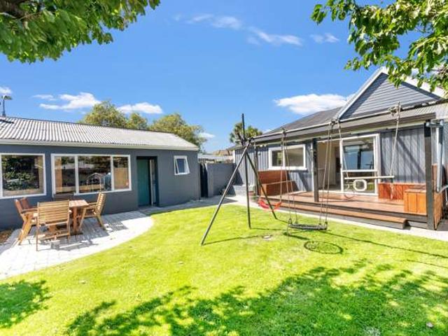 House for sale in Chaslands, Canterbury