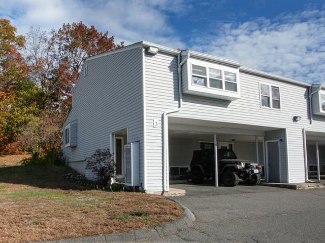 Townhouse for sale in Canton, Connecticut