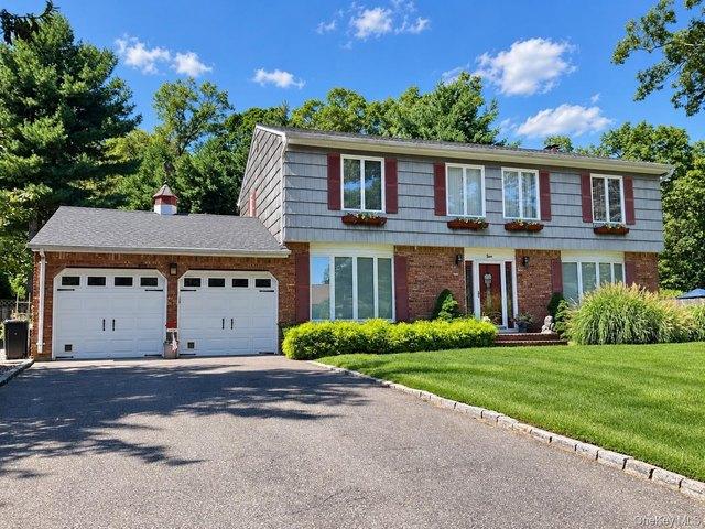 House for sale in Stony Brook, Town of Brookhaven