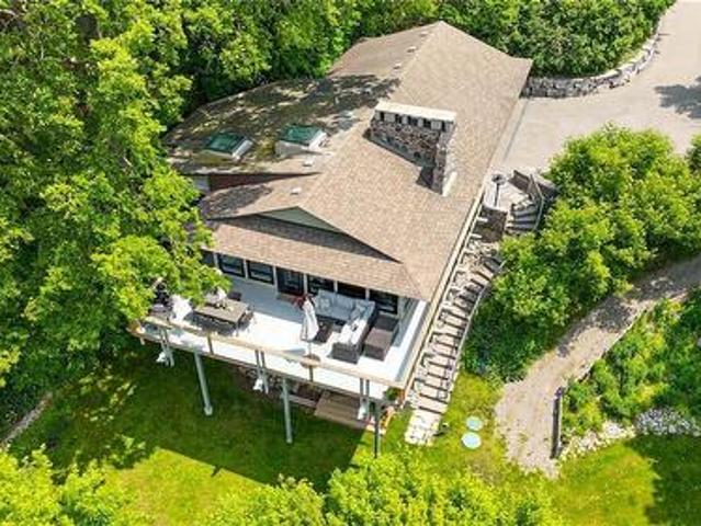 House for sale in Pioneer Tower West, Kitchener