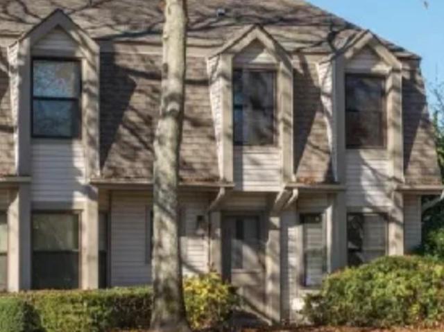 Condo for sale in Southampton