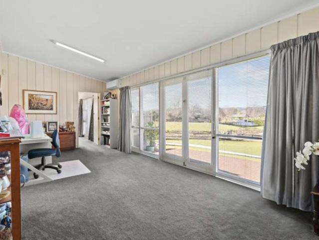 Property for sale in Papakura
