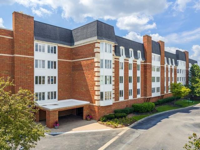 Condo for sale in Buffalo Grove, Illinois