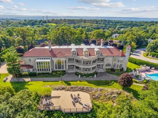 House for sale in Cedar Grove, New Jersey