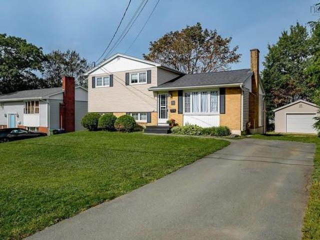 House for sale in Keystone Village, Dartmouth
