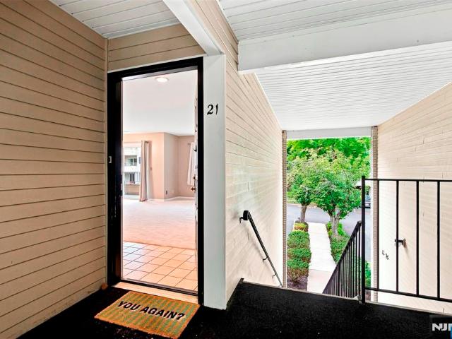 Condo for sale in Cedar Grove, New Jersey