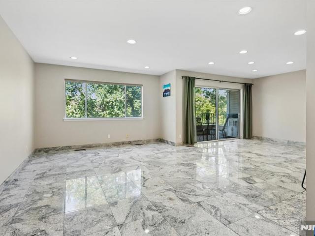 Condo for sale in Cedar Grove, New Jersey