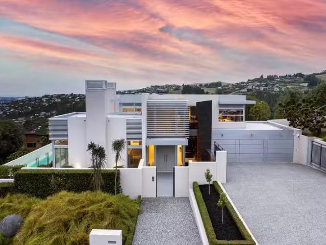 House for sale in Chaslands, Canterbury