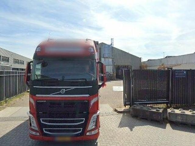 Bedrijfspand te huur in Zaandam, Noord Holland