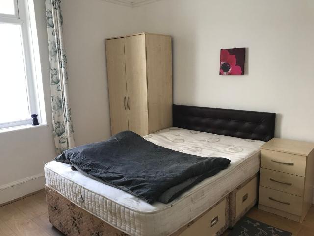 House for rent in Nangreaves, Wales