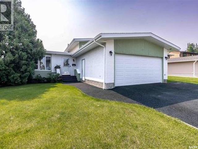 House for sale in Saskatoon, Saskatchewan