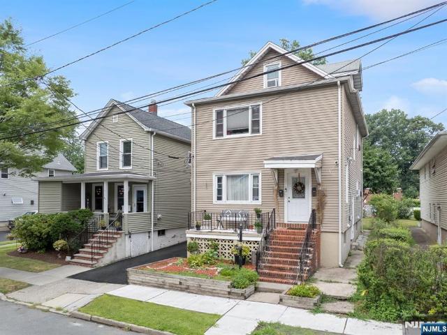 House for sale in Rochelle Park, New Jersey